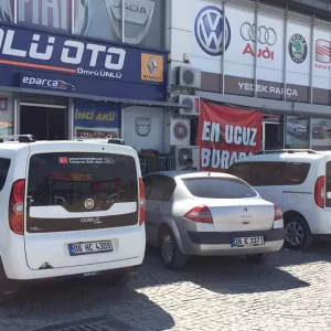 Ünlü oto