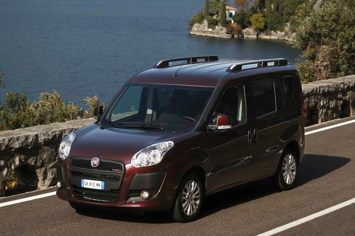 Fiat_Doblo_2010_007.webp