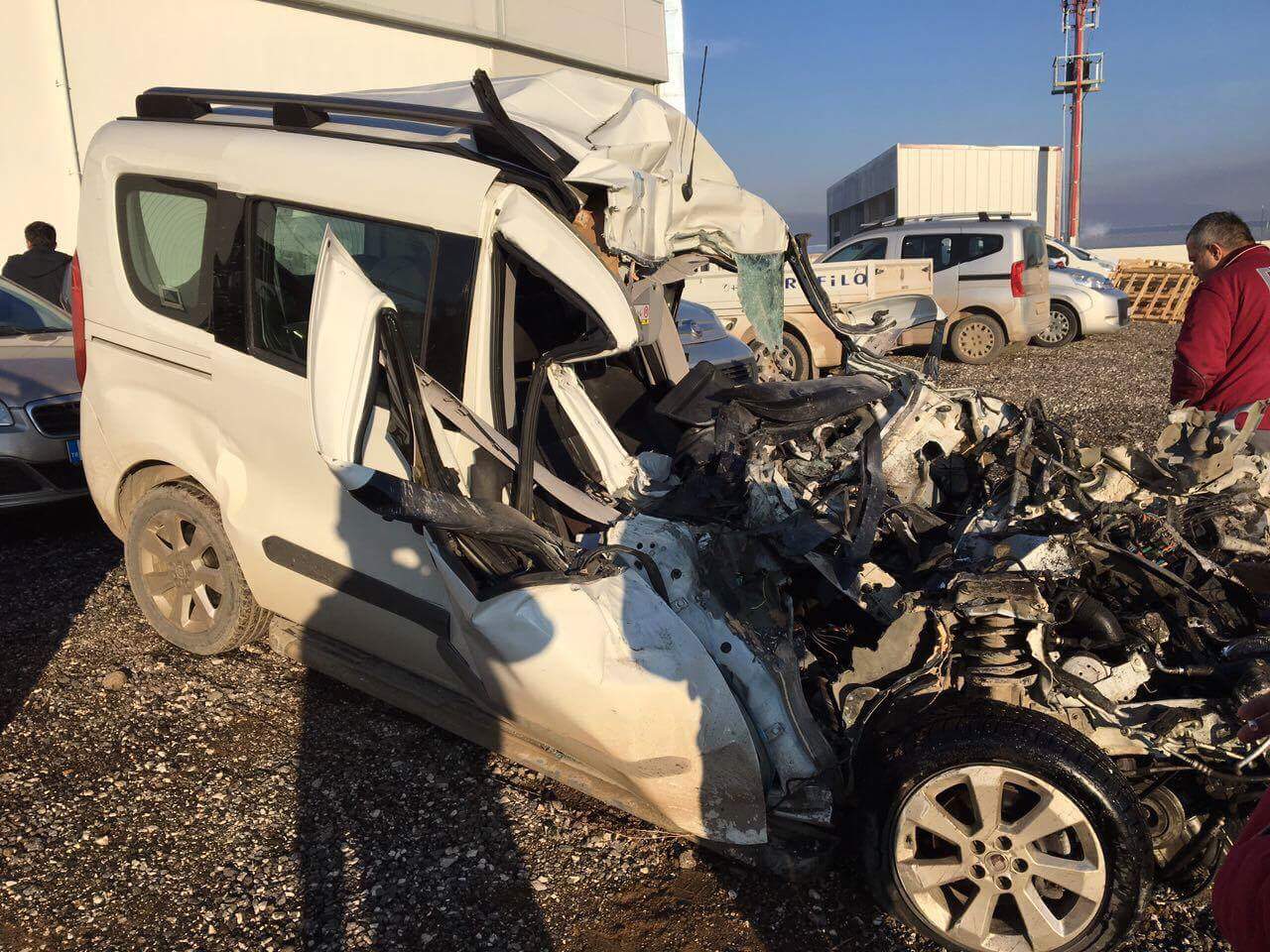 Ağır kazalı Doblo