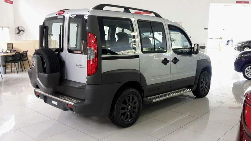 Guardate questa bellissima Fiat Doblo Adventure 1.8litri Flex 16V (130cv benzina)/(132cv etanolo) in Brasile!